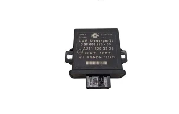 Mercedes-Benz E W211 Light module LCM 5DF00827800 0000742326 A2118203226