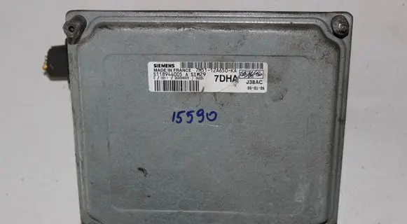 Ford Focus Engine control unit/module 7M5112A650KA S118944005A