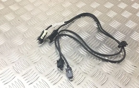 Tesla Model S AUX in-socket connector 100481508B 1110053001C 160914D