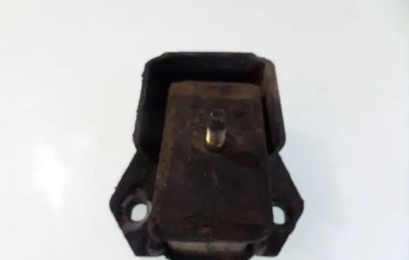 Hyundai Galloper Engine mount bracket
