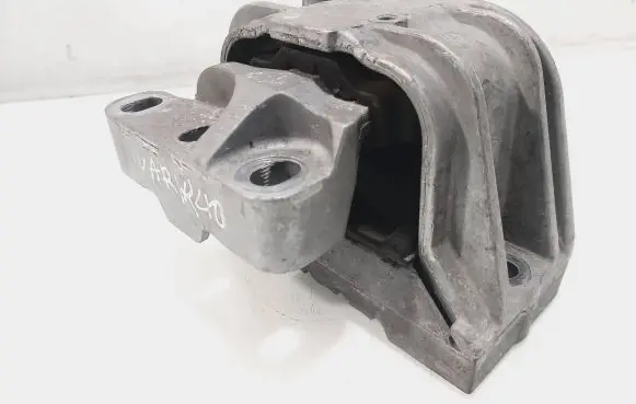 Volkswagen Golf Plus Engine mount bracket 1k0199262cp