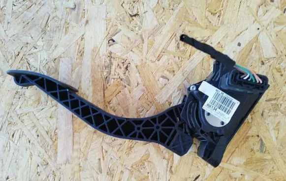 Peugeot 508 II Accelerator throttle pedal 9674829180