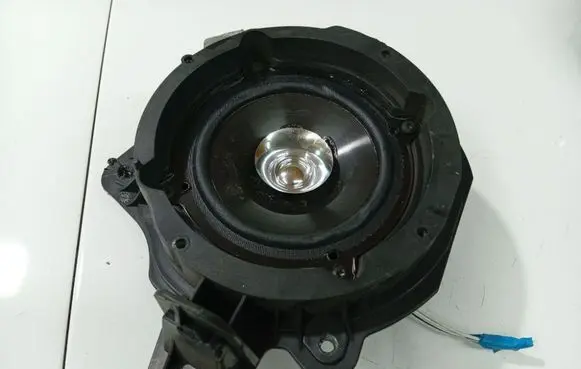 Peugeot 207 Front door speaker 