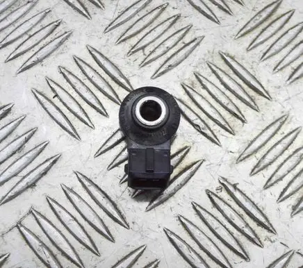 BMW X4 G02 Detonation knock sensor 0261231224 7636937