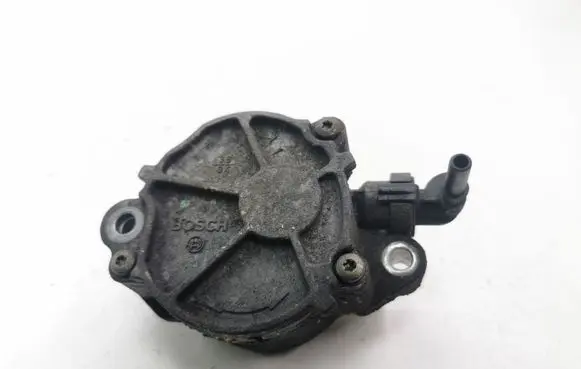 Ford Focus C-MAX Vacuum pump