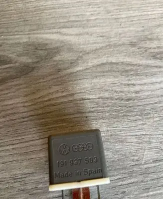Volkswagen Golf III Other relay 191937503