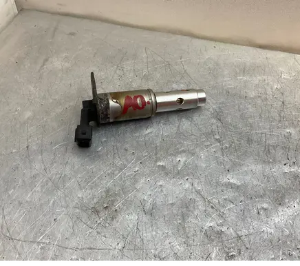 BMW 3 E92 E93 Camshaft vanos timing valve 7585425 13151284