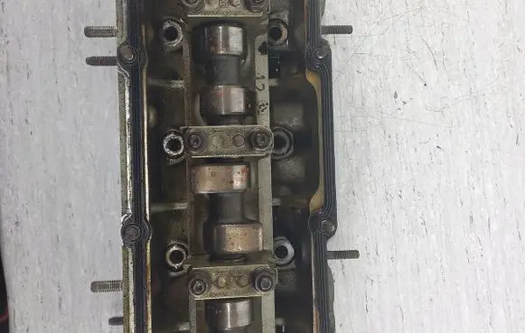 Volkswagen PASSAT B5.5 Engine head 06A103373N