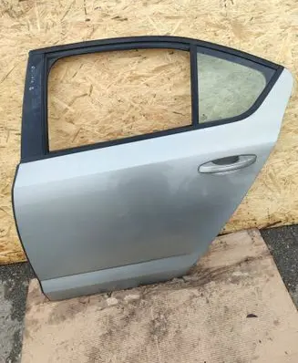 Skoda Octavia Mk3 (5E) Rear door 