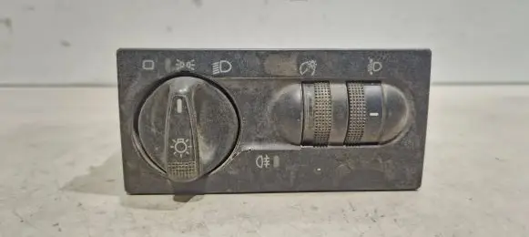 Volkswagen Golf III Light switch 1h6941333b 04050504