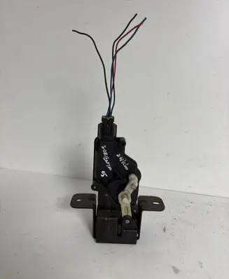 KIA Sorento Tailgate window lock/catch/latch 