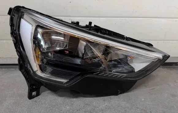 Audi Q3 F3 Headlight/headlamp 83A941012