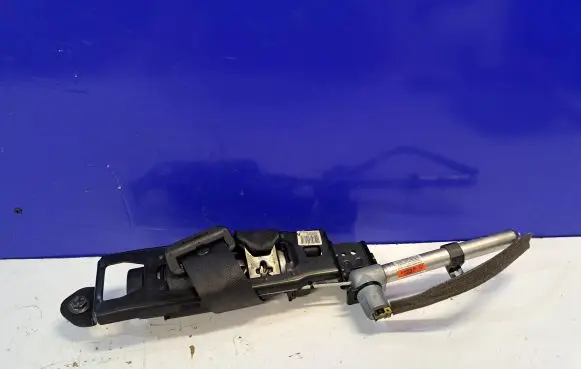 Volvo S40 Front seatbelt 3050632520 8639694