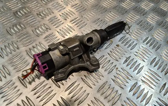 Audi A4 S4 B6 8E 8H Ignition lock 4B0905851F