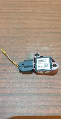 Volvo V50 Airbag deployment crash/impact sensor 30737138 8840A6