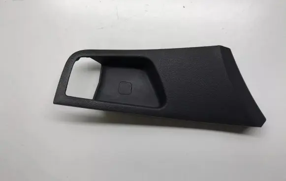KIA Sportage Front door interior handle trim 826211F000