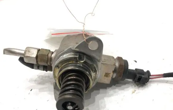 Seat Altea XL Fuel injection high pressure pump 03C127026D