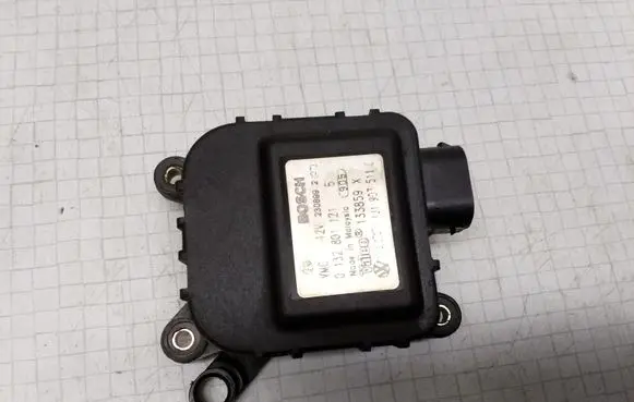 Volkswagen Bora Air flap motor/actuator 0132801121 1J1907511D