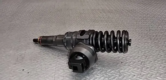 Audi A4 S4 B6 8E 8H Fuel injector 038130073BA