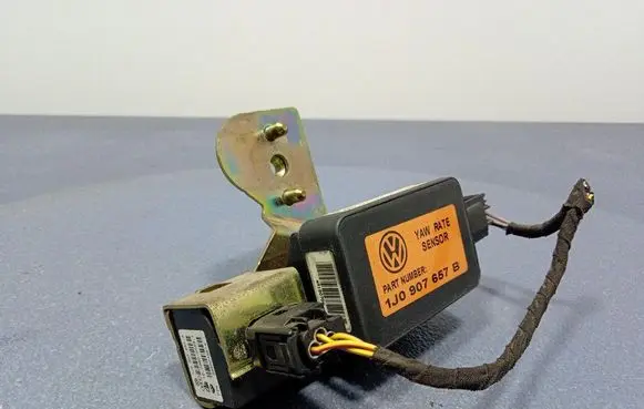 Volkswagen Golf IV ESP acceleration yaw rate sensor 1J0907657B