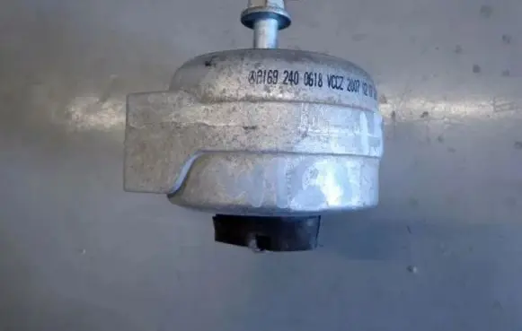 Mercedes-Benz A W169 Engine mount vacuum valve 