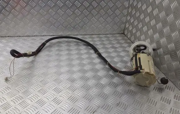 Volvo S80 Mechanical fuel pump 30645700