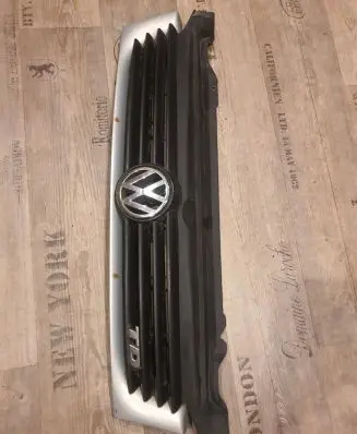 Volkswagen Transporter - Caravelle T4 Front grill 701853653D