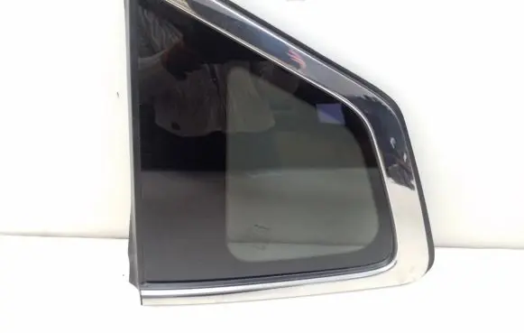 Nissan X-Trail T32 Rear side window