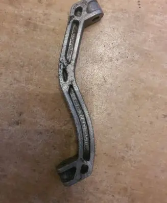 Volkswagen PASSAT B6 Engine mounting bracket 1K0199359e
