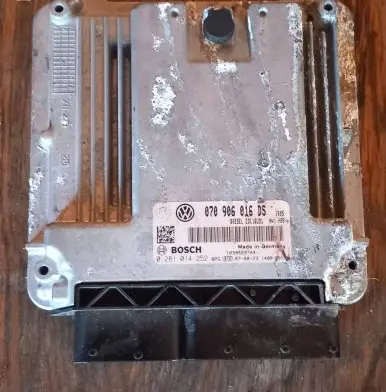 Volkswagen Transporter - Caravelle T5 Engine control unit/module 070906016DS 1039S23744 0281014252