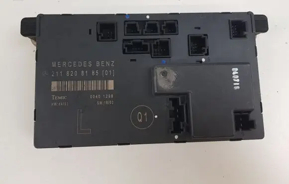 Mercedes-Benz E W211 Door control unit/module 2118208185