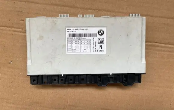 BMW 5 F10 F11 Tailgate/boot open switch button 106860