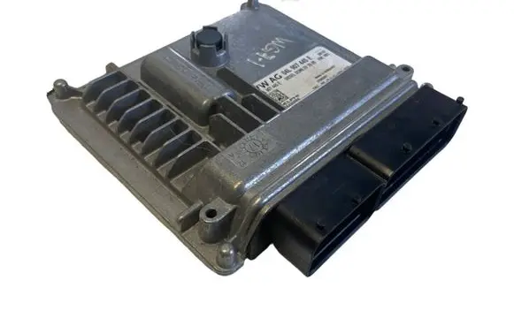 Volkswagen Golf VII Engine control unit/module 04L907445E 22005001 28499989