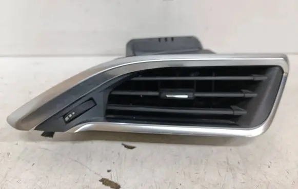 Peugeot 2008 I Dashboard side air vent grill/cover trim 9673131677
