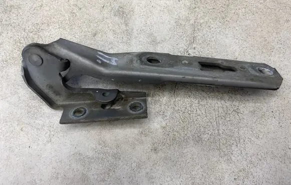 Audi A4 S4 B6 8E 8H Engine bonnet/hood hinges 8E0823302E
