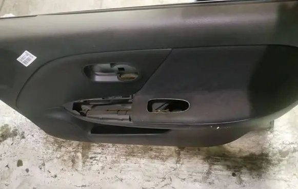 Nissan Note (E11) Front door card panel trim