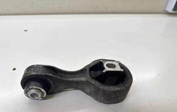 Opel Vivaro Engine mount bracket 93853920