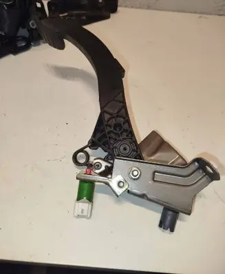 Renault Kangoo II Clutch pedal 465037304R 253251456R