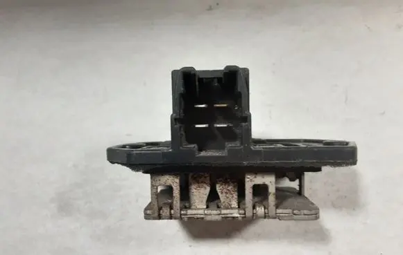 Toyota RAV 4 (XA20) Heater blower motor/fan resistor 9C311