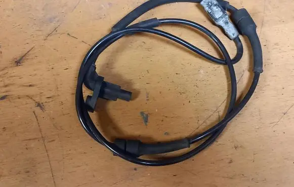 Citroen Berlingo ABS brake wheel speed sensor 0265007666