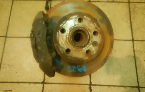 Volkswagen Transporter - Caravelle T4 Front wheel hub spindle knuckle