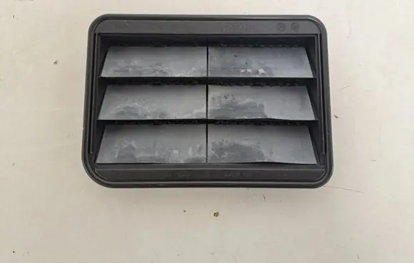 BMW X4 G02 Quarter panel pressure vent 9176945