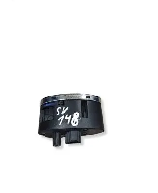 Mercedes-Benz E W211 Tailgate opening switch SWF501719 A2118211758