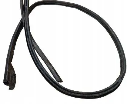 Chrysler PT Cruiser Rubber seal loading door 
