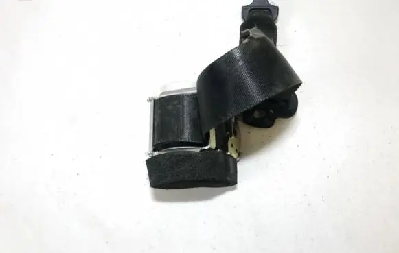 Middle seatbelt (rear)