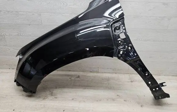 Dacia Duster II Fender 631011252R
