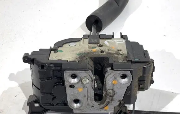 Renault Megane III Front door lock 805020001R