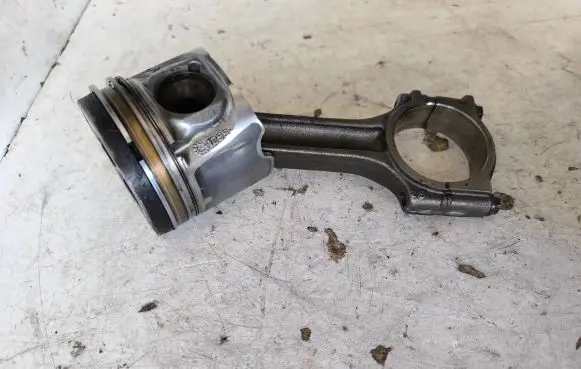 Renault Trafic II (X83) Piston with connecting rod 10587