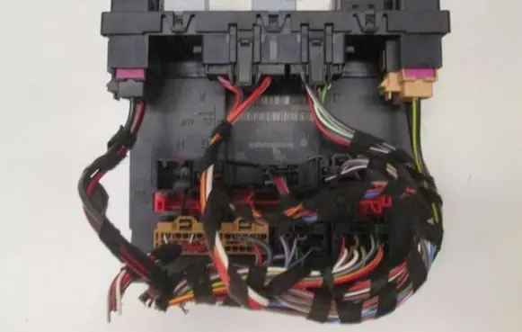 Volkswagen Eos Fuse box set 6Q0937403B