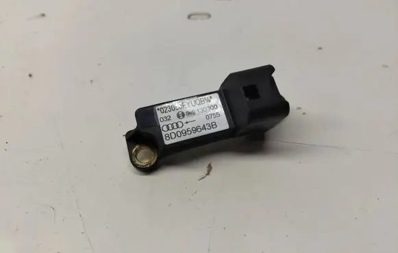 Audi A4 S4 B5 8D Airbag deployment crash/impact sensor 8D0959643B 130300 023080EYUQBK6